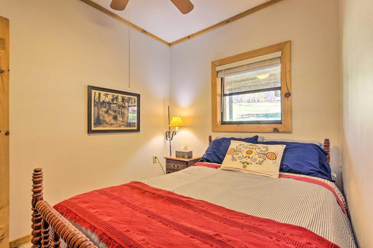 Pet-Friendly Blue Ridge, Cherokee Forest Retreat! Greeneville Exterior photo